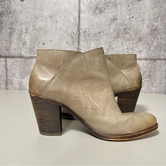 𝅺lucky Brand Eesa Distressed Leather Ankle Bootie Heels - Picture 6 of 13